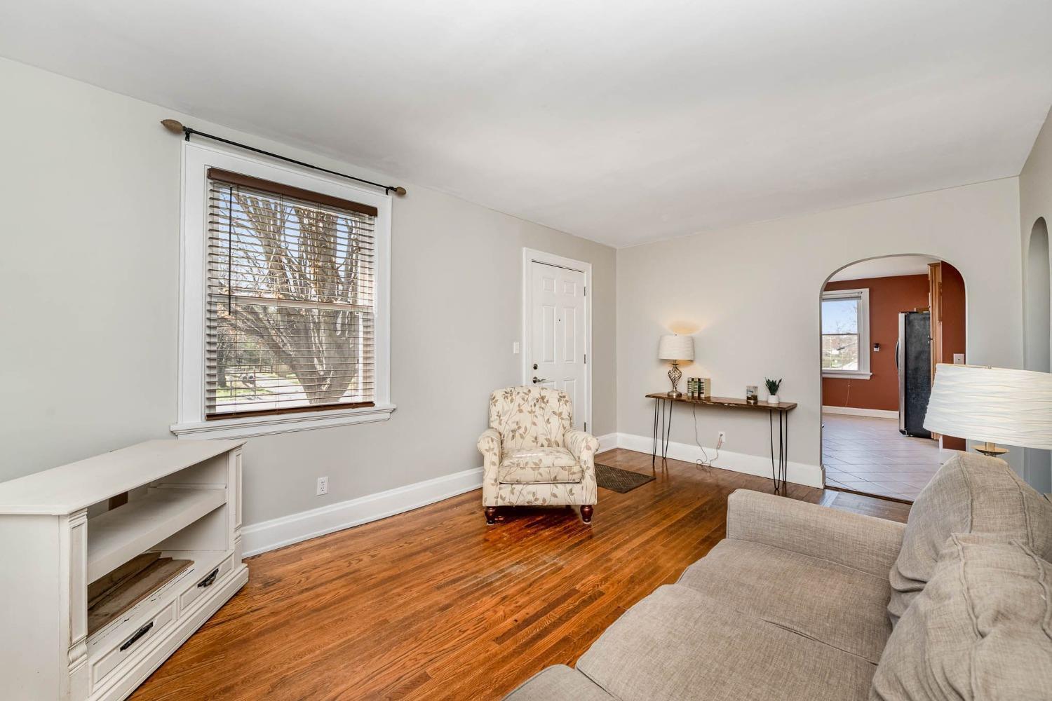 1306 8 Mile Road Cincinnati, OH 45255 - Photo 4 of 21 Gallery Image 4
