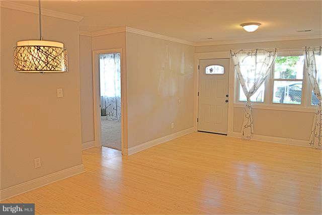 7624 Normandy Road Hyattsville, MD 20785 - Photo 4 of 23 Living Room