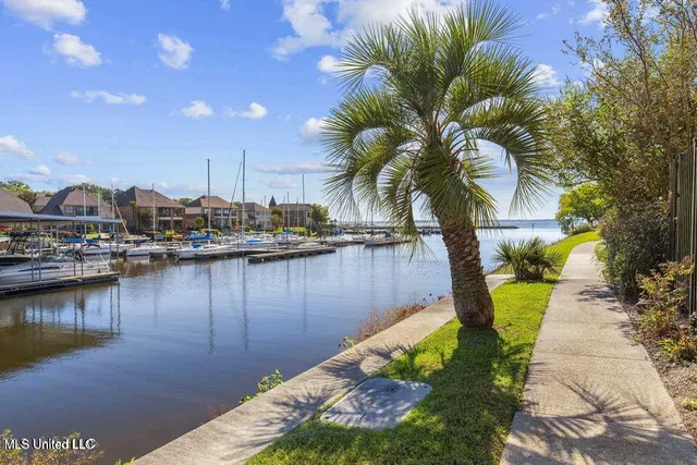 $2,000 | 550 Post Road, Unit 806, Ridgeland, MS 39157