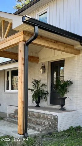 $269,900 | 208 4th Street, Henderson, TN 38340