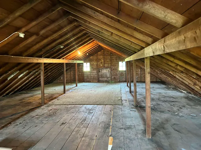 $64,900 | 404 East Willow Street, Forreston, IL 61030