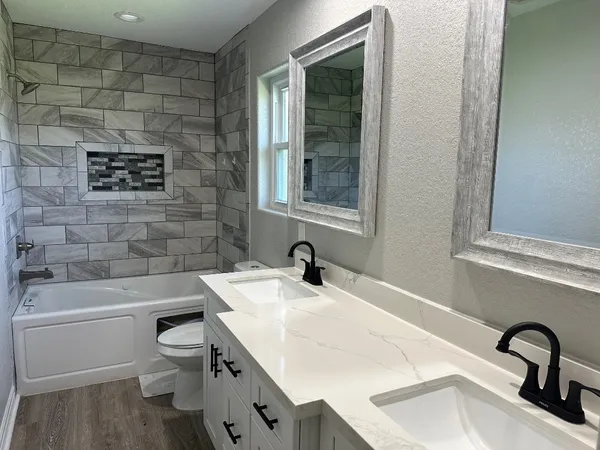 $1,800 | 625 Elm Street, Oyster Creek, TX 77541