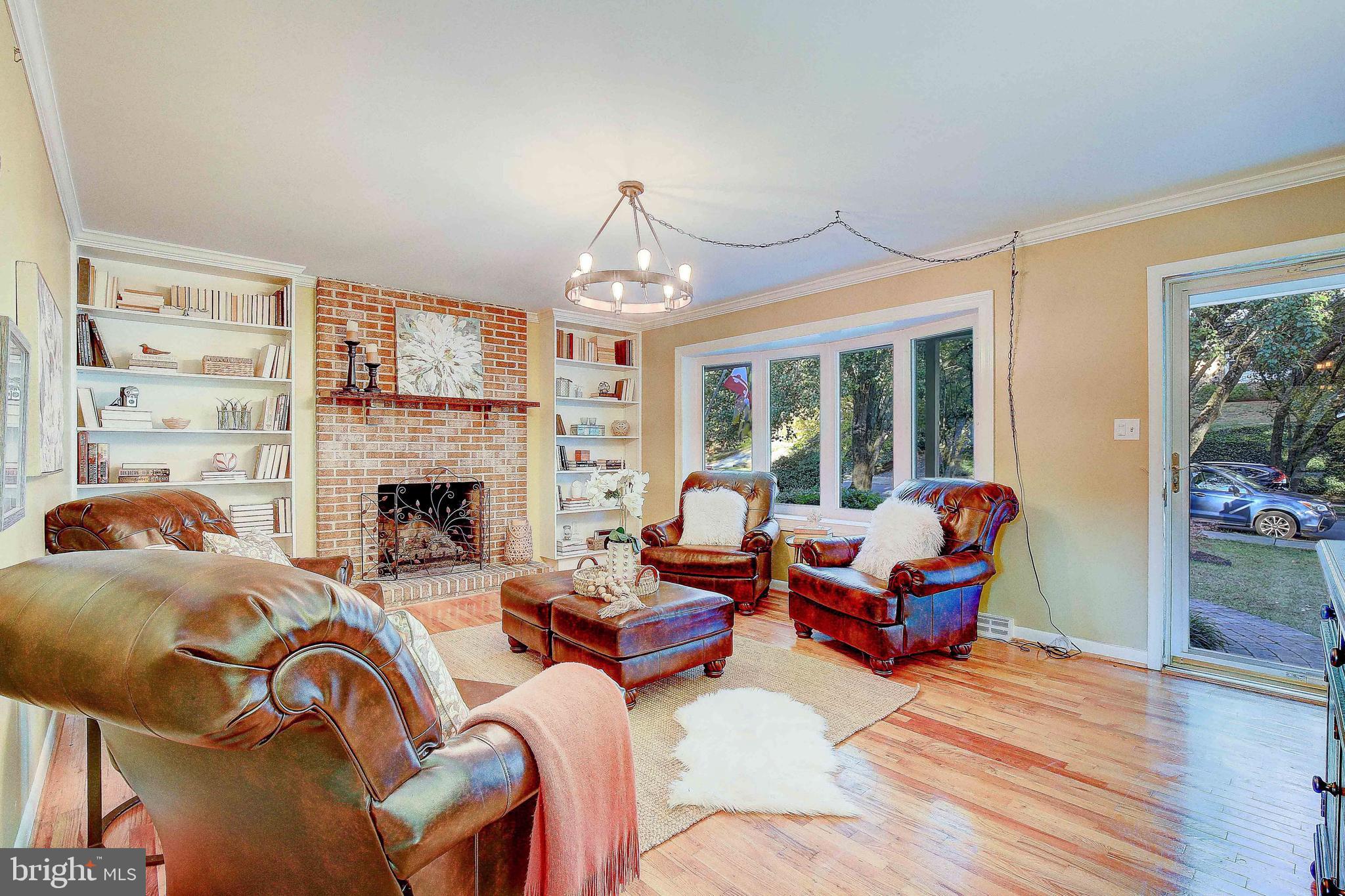 420 Halsey Road Annapolis, MD 21401 - Photo 5 of 51 Living room