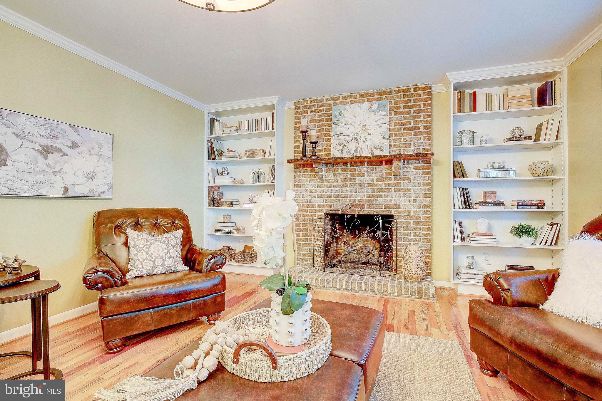 420 Halsey Road Annapolis, MD 21401 - Photo 7 of 51 Cozy gas fireplace