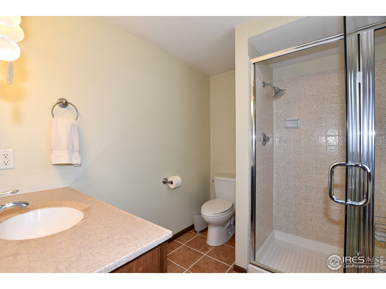 1501 Centennial Road Fort Collins, CO 80525 - Photo 29 of 40 Updated Bathrooms