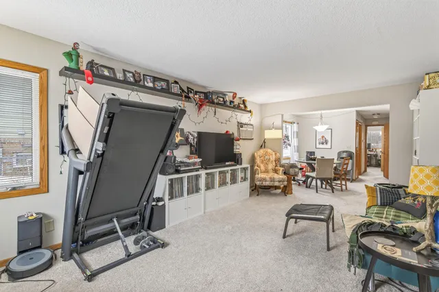 $500,000 | 1918 Upper Afton Road, St. Paul, MN 55119