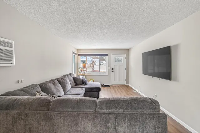 $500,000 | 1918 Upper Afton Road, St. Paul, MN 55119