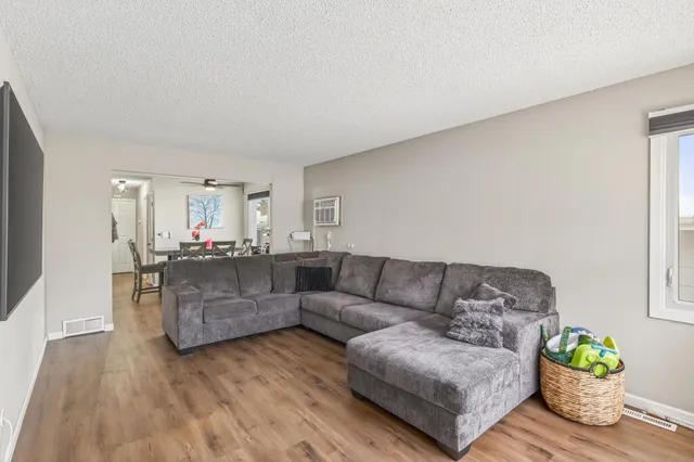 $500,000 | 1918 Upper Afton Road, St. Paul, MN 55119