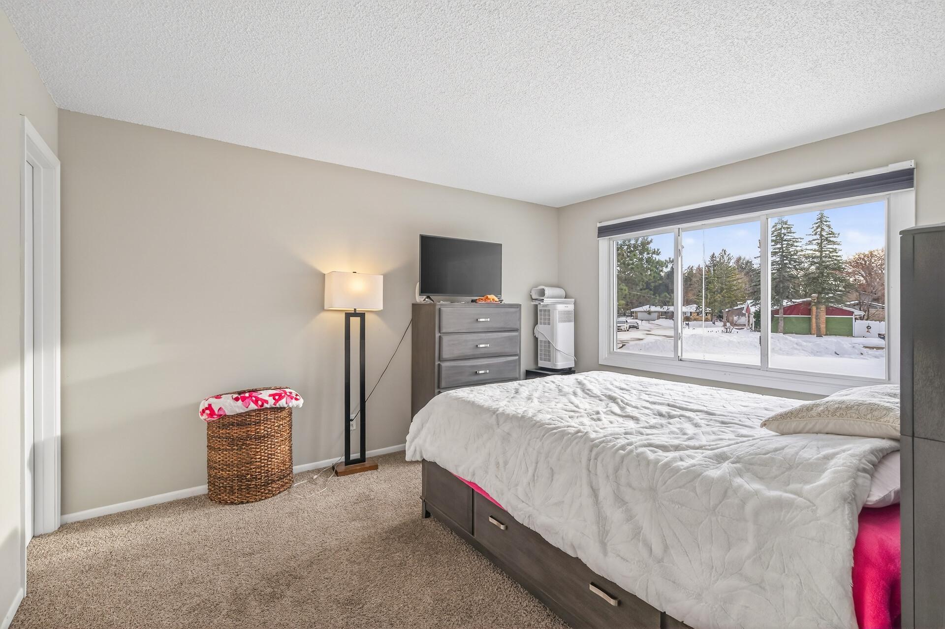 1918 Upper Afton Road St. Paul, MN 55119 - Photo 8 of 30