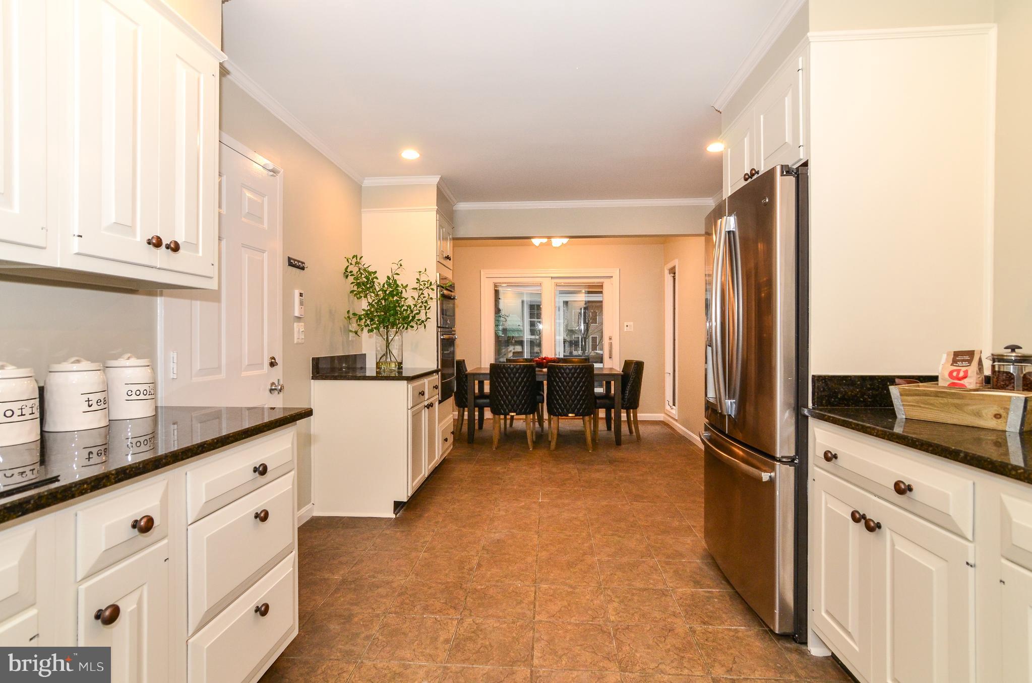 9712 Spring Ridge Lane Vienna, VA 22182 - Photo 21 of 46 Eat-in nook