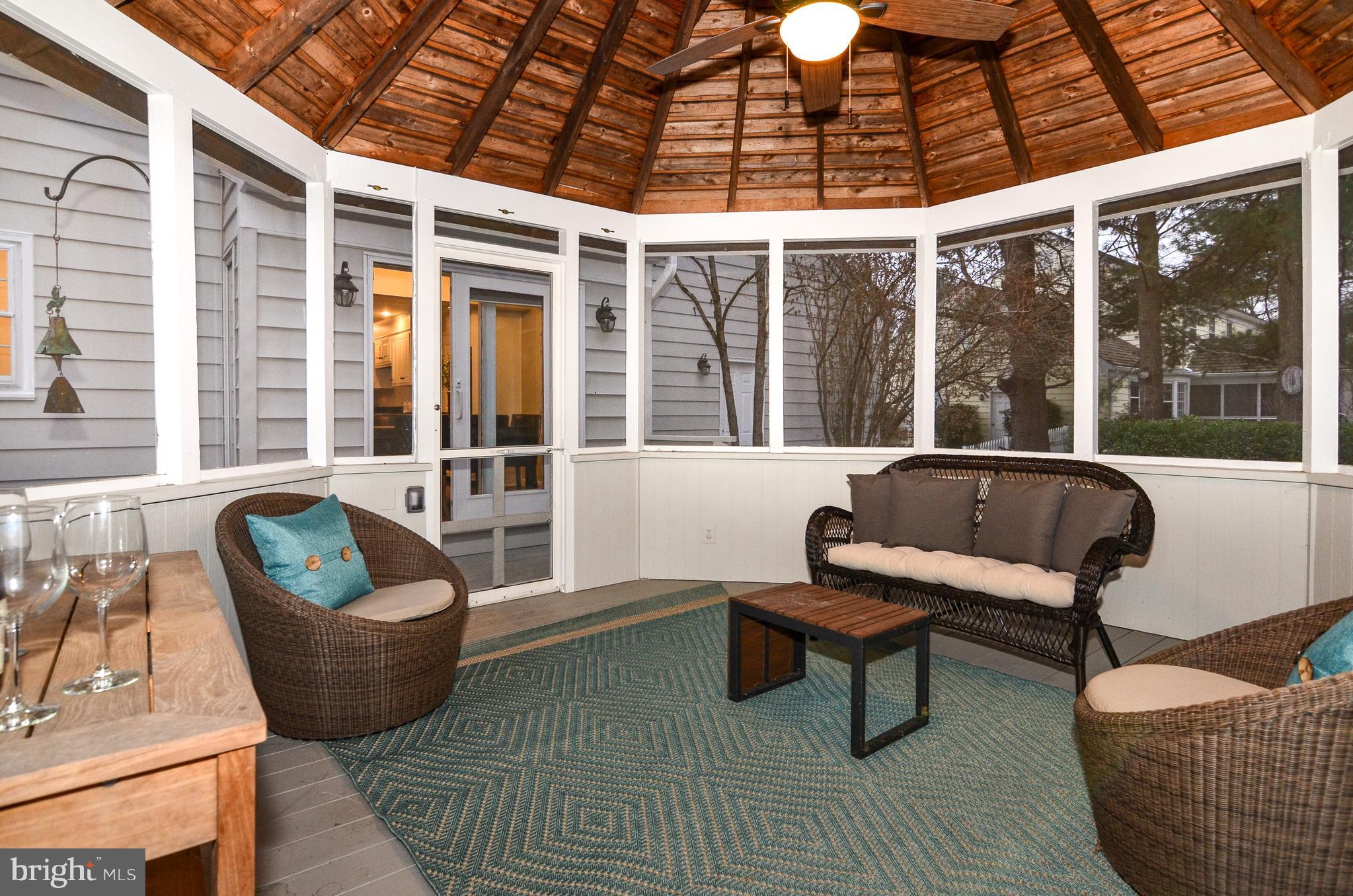 9712 Spring Ridge Lane Vienna, VA 22182 - Photo 26 of 46 Screened in porch