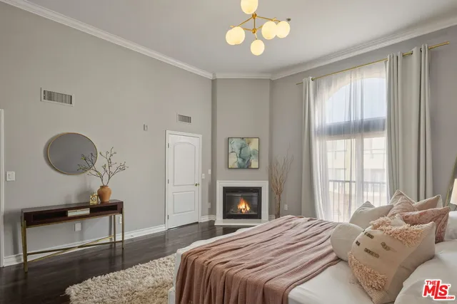 $1,595,000 | 1717 South Barrington Avenue, Unit 103, Los Angeles, CA 90025