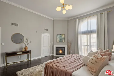 $1,595,000 | 1717 South Barrington Avenue, Unit 103, Los Angeles, CA 90025