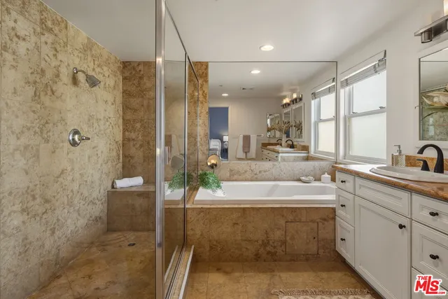 $1,595,000 | 1717 South Barrington Avenue, Unit 103, Los Angeles, CA 90025