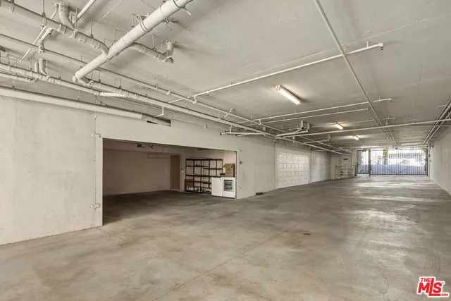 $1,595,000 | 1717 South Barrington Avenue, Unit 103, Los Angeles, CA 90025