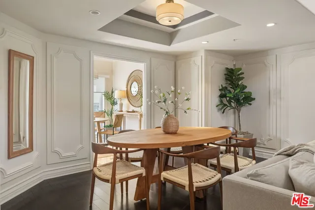 $1,595,000 | 1717 South Barrington Avenue, Unit 103, Los Angeles, CA 90025