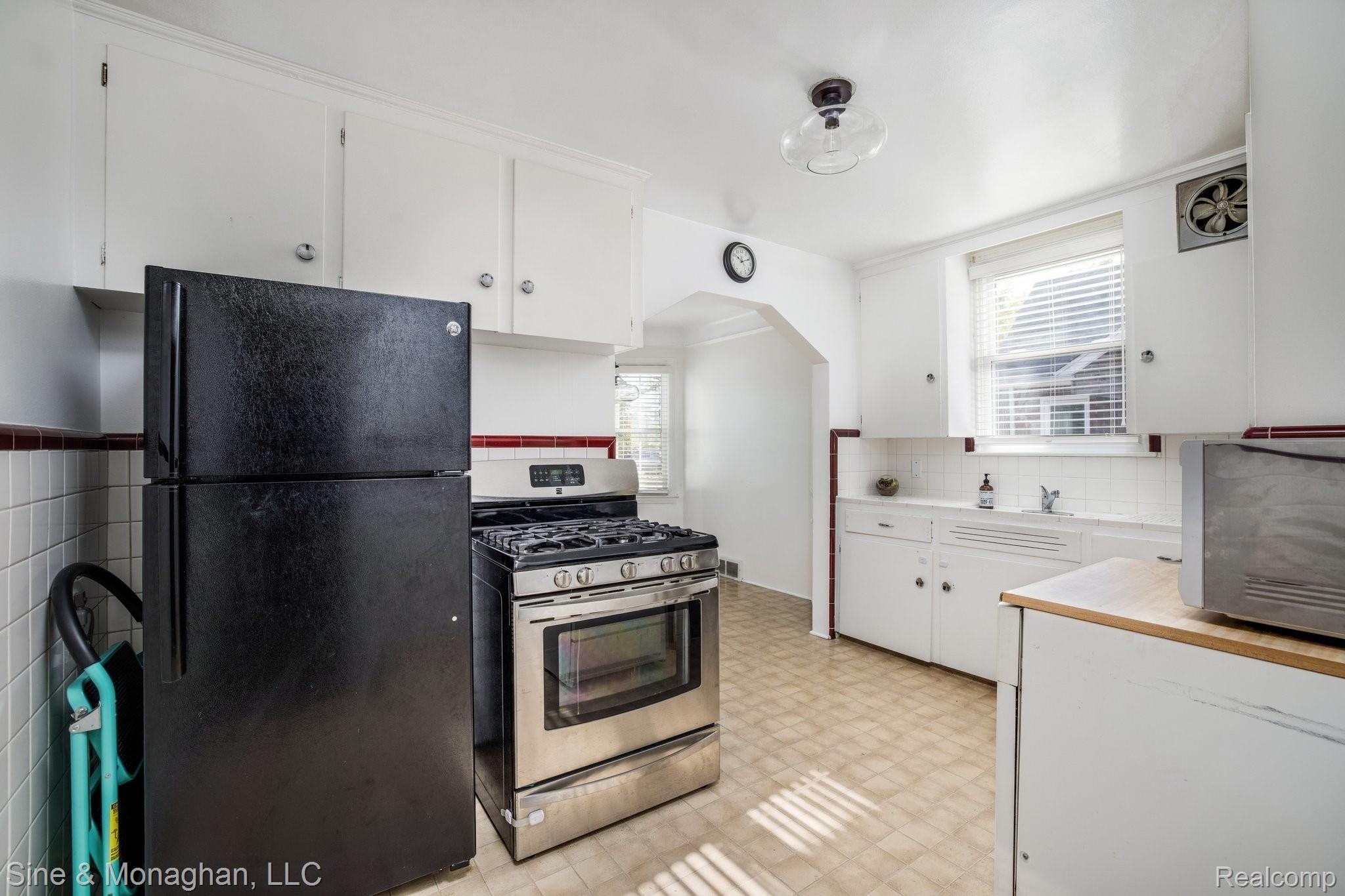 453 Kerby Road Grosse Pointe, MI 48236 - Photo 6 of 32 26-web-or-mls-453 Kerby025.jpg