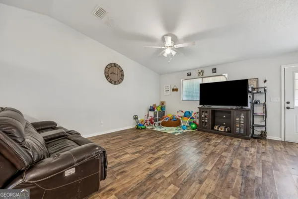 $215,000 | 238 West Dawson Avenue, Kingsland, GA 31548
