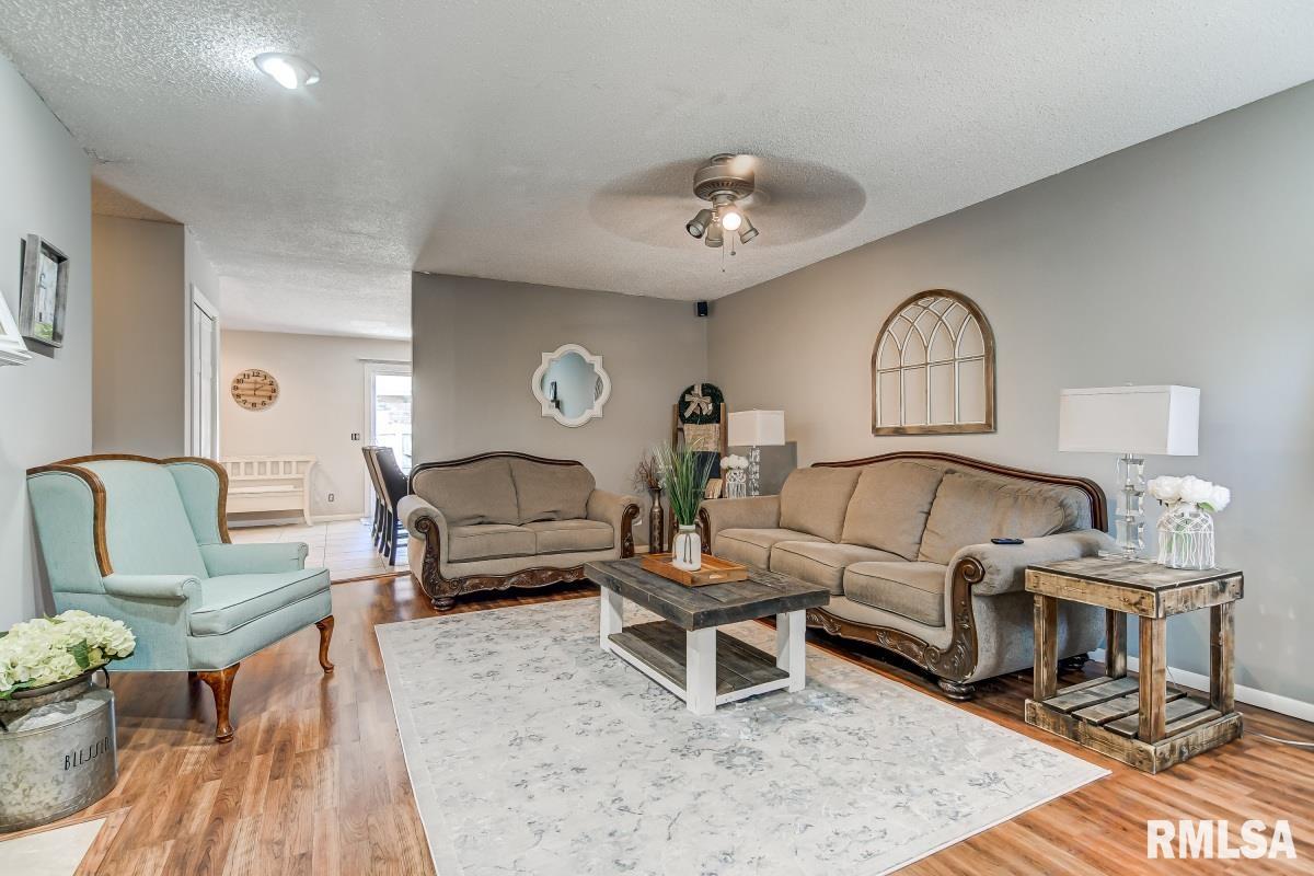2517 Lemont Drive Springfield, IL 62704 - Photo 6 of 33 Gallery Image 6