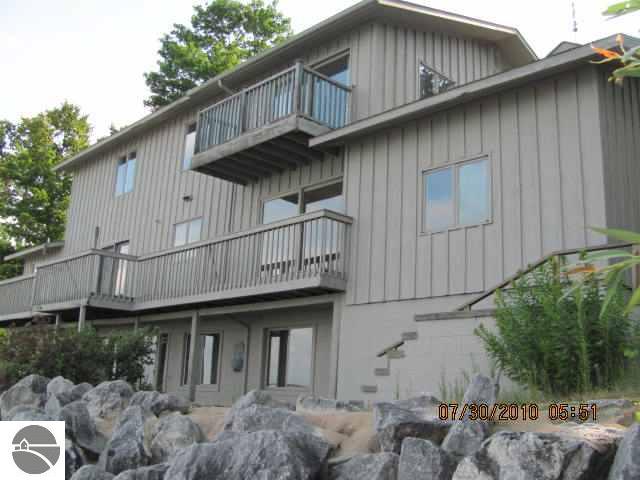 12660 Bluff Road Traverse City, MI 49686 - Photo 2 of 15 1719283-1.JPG