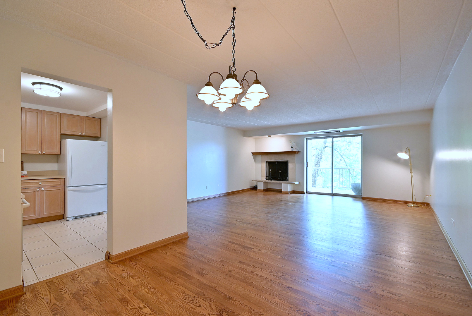 110 West Butterfield Road, Unit 302S Elmhurst, IL 60126 - Photo 10 of 32
