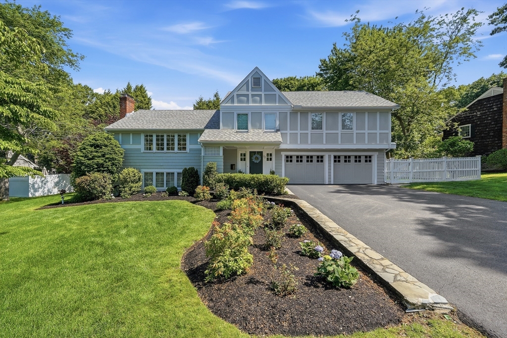 22 Hollywood Road Winchester, MA 01890 - Photo 3 of 39
