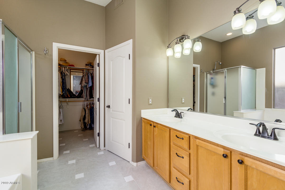 1674 East Spur Street Gilbert, AZ 85296 - Photo 13 of 26 32-Spur
