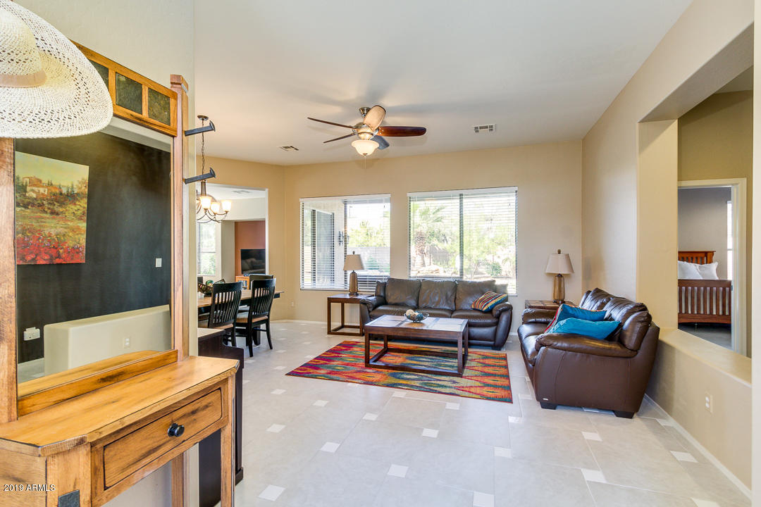 1674 East Spur Street Gilbert, AZ 85296 - Photo 4 of 26 05-Spur