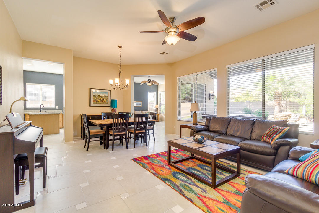 1674 East Spur Street Gilbert, AZ 85296 - Photo 5 of 26 06-Spur