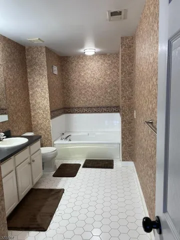 $3,300 | 113 Riverwalk Way, Clifton, NJ 07014