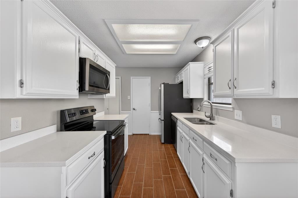 6637 Whitley Road Watauga, TX 76148 - Photo 11 of 37