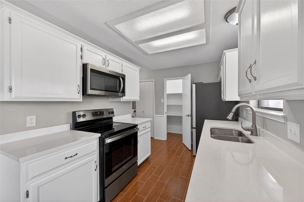 6637 Whitley Road Watauga, TX 76148 - Photo 12 of 37