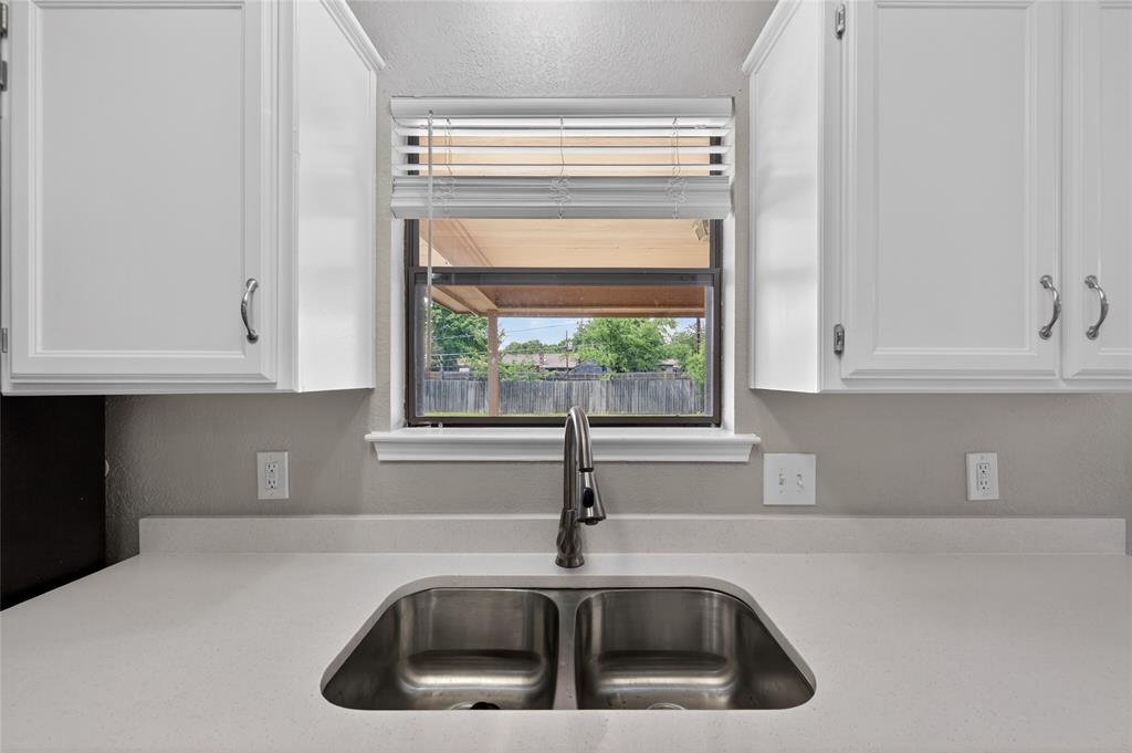 6637 Whitley Road Watauga, TX 76148 - Photo 13 of 37