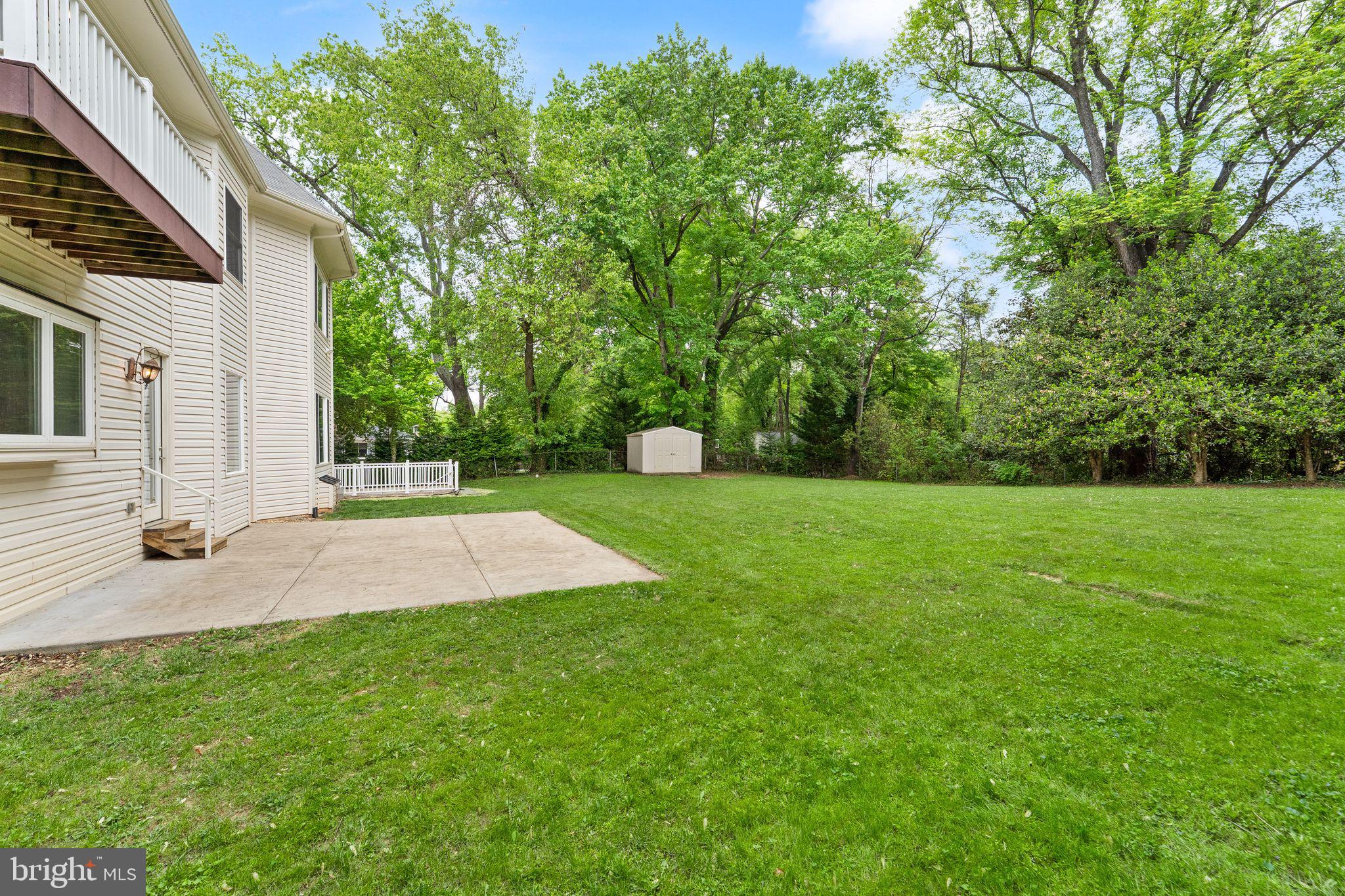 3906 Estel Road Fairfax, VA 22031 - Photo 114 of 122 a view of a backyard with white house