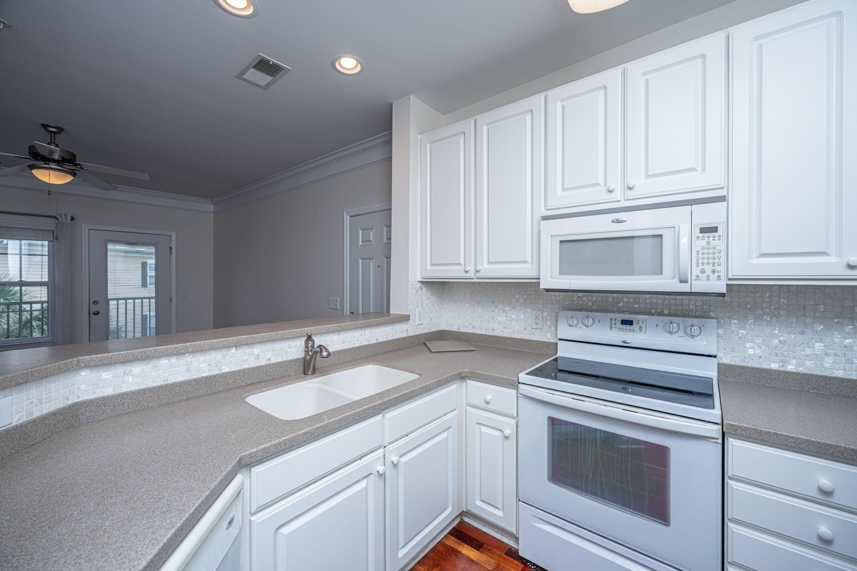 1319 Basildon Road Mount Pleasant, SC 29466 - Photo 5 of 63 1319BasildonRd0013