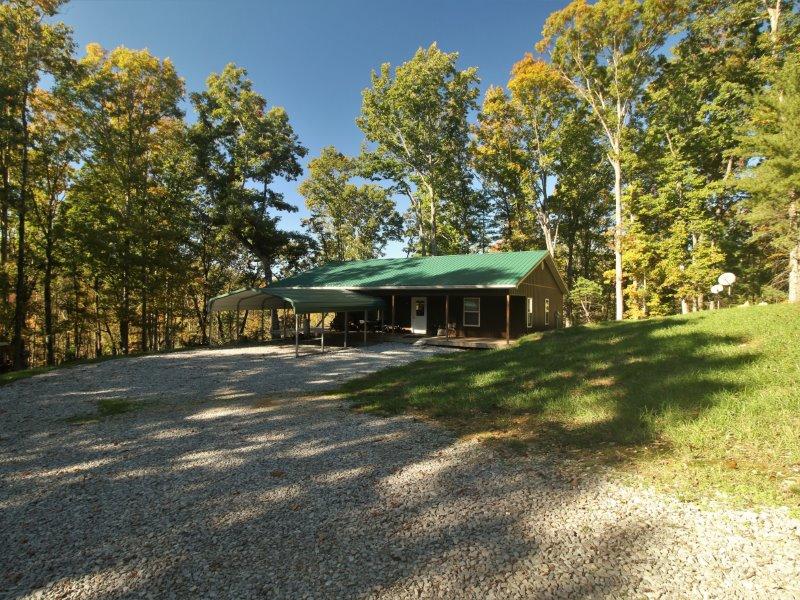 400 Pond Ridge Road Tellico Plains, TN 37385 - Photo 7 of 31 IMG_1959