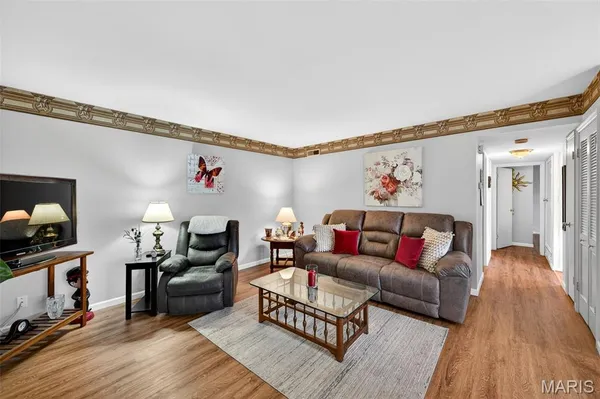 $135,000 | 4294 Chateau De Ville Drive, Unit H, St. Louis, MO 63129