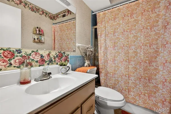 $135,000 | 4294 Chateau De Ville Drive, Unit H, St. Louis, MO 63129
