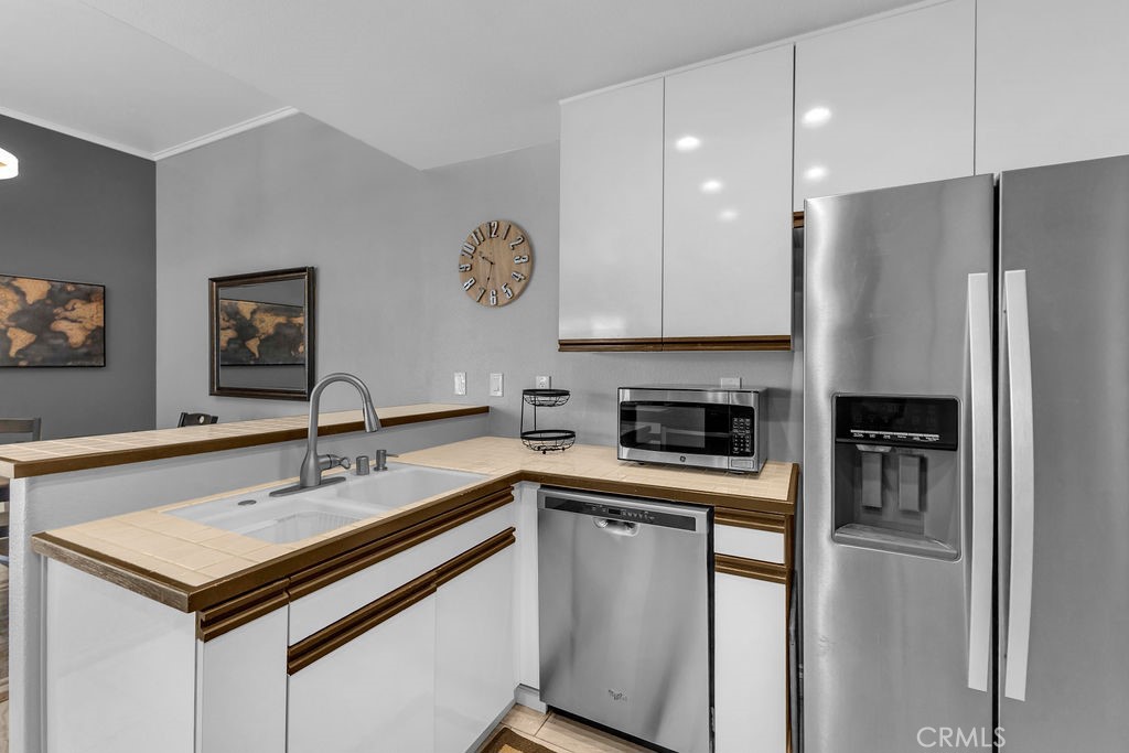28 Oak Tree Drive Rancho Mirage, CA 92270 - Photo 17 of 41 Kitchen