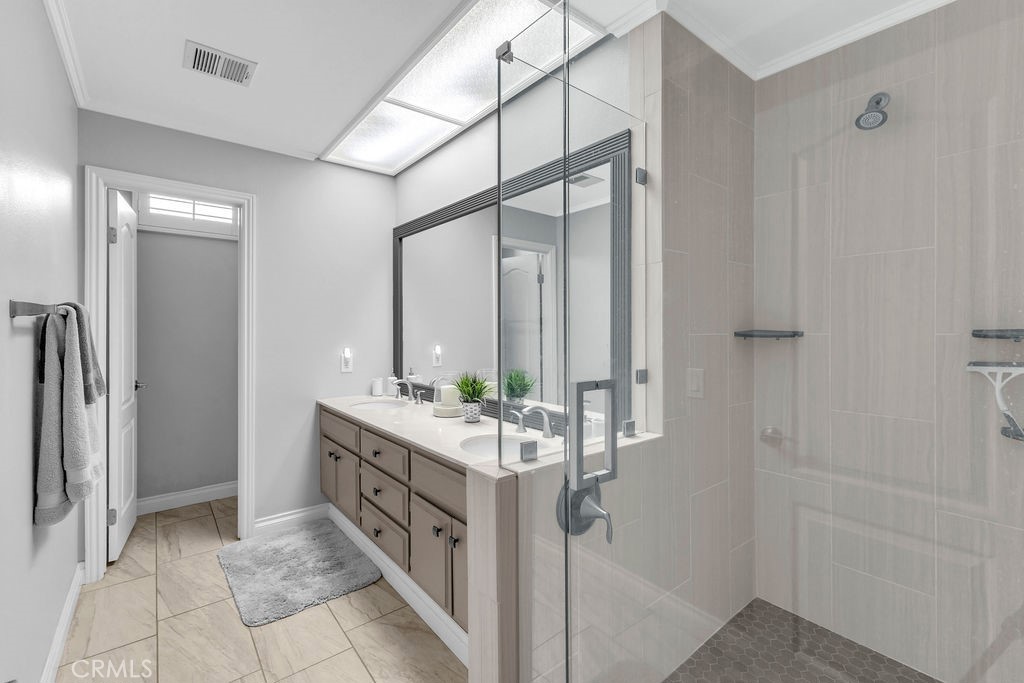 28 Oak Tree Drive Rancho Mirage, CA 92270 - Photo 22 of 41 Main in suite bath