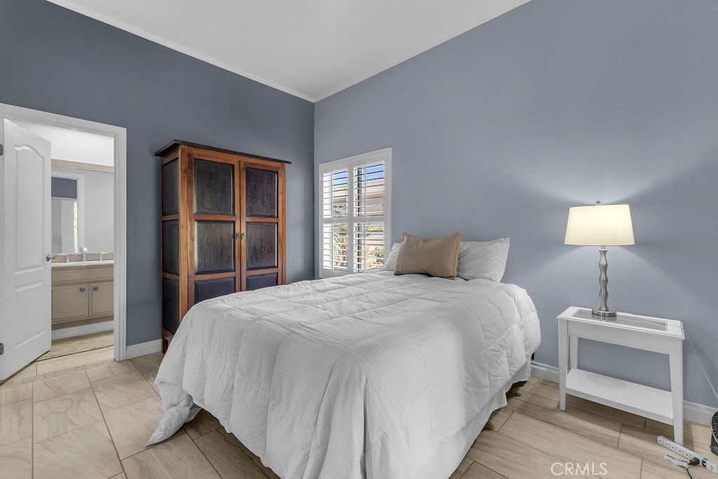 28 Oak Tree Drive Rancho Mirage, CA 92270 - Photo 24 of 41 Guest bedroom