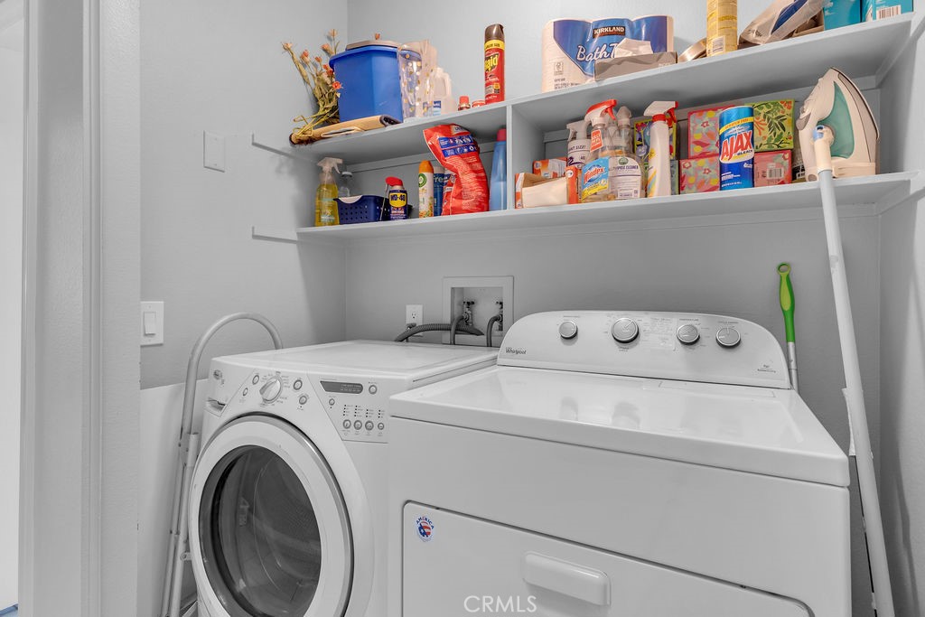 28 Oak Tree Drive Rancho Mirage, CA 92270 - Photo 27 of 41 Laundry room