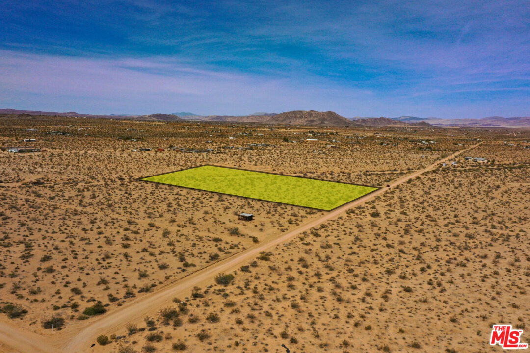 0 Vía Maria Joshua Tree, CA 92252 - Photo 11 of 13 a view of an ocean and a mountain view