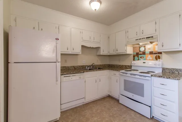 $1,350 | 106 Timber Lane, Unit C, Summerville, SC 29485