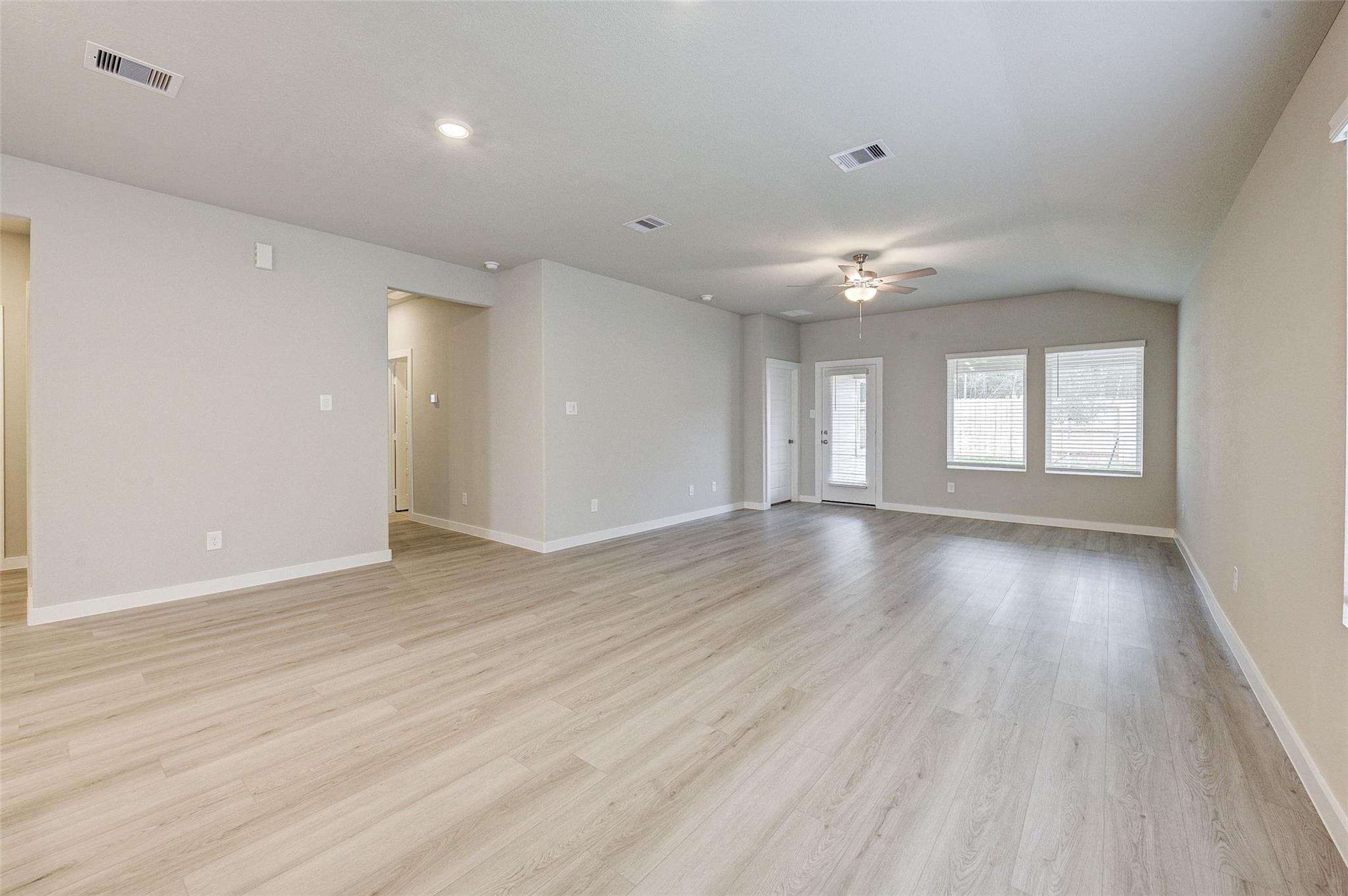 1575 King Rnch Road Conroe, TX 77301 - Photo 5 of 35