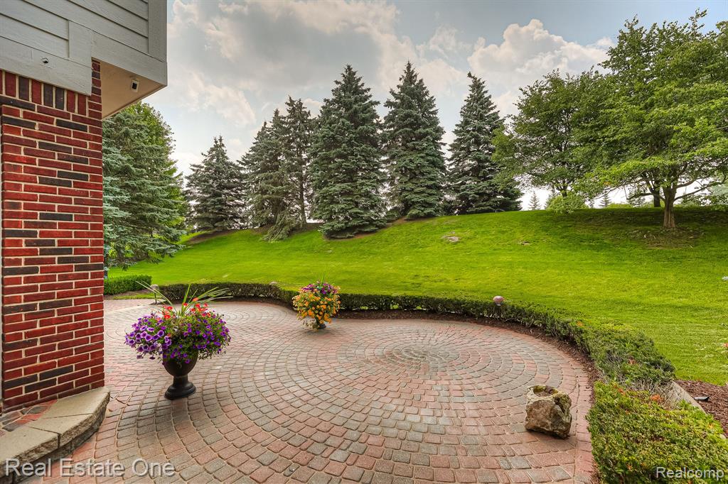 1188 Terra Lane Rochester, MI 48306 - Photo 30 of 31