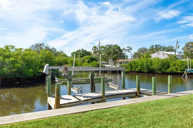 $775,000 | 333 Sally Lee Drive, Ellenton, FL 34222