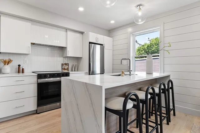 $599,000 | 88 Maverick Street, Unit 4, Boston, MA 02128