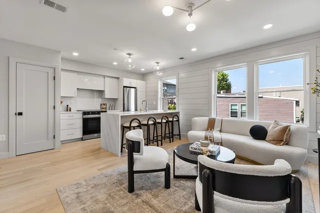 $599,000 | 88 Maverick Street, Unit 4, Boston, MA 02128