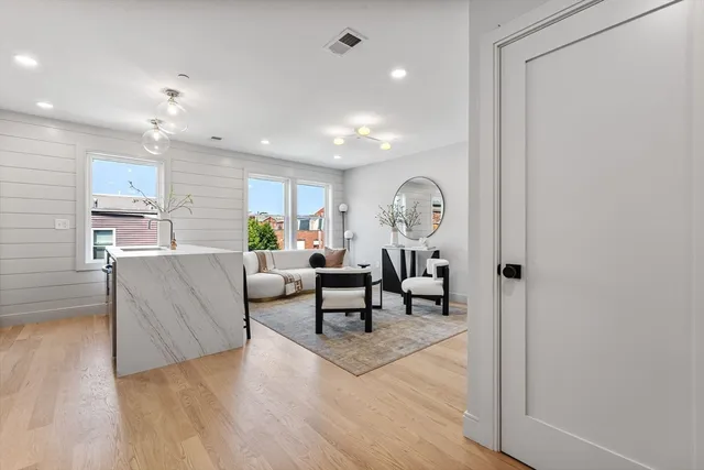$599,000 | 88 Maverick Street, Unit 4, Boston, MA 02128